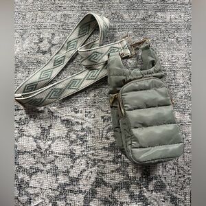 Never used wonderfull water bottle purse